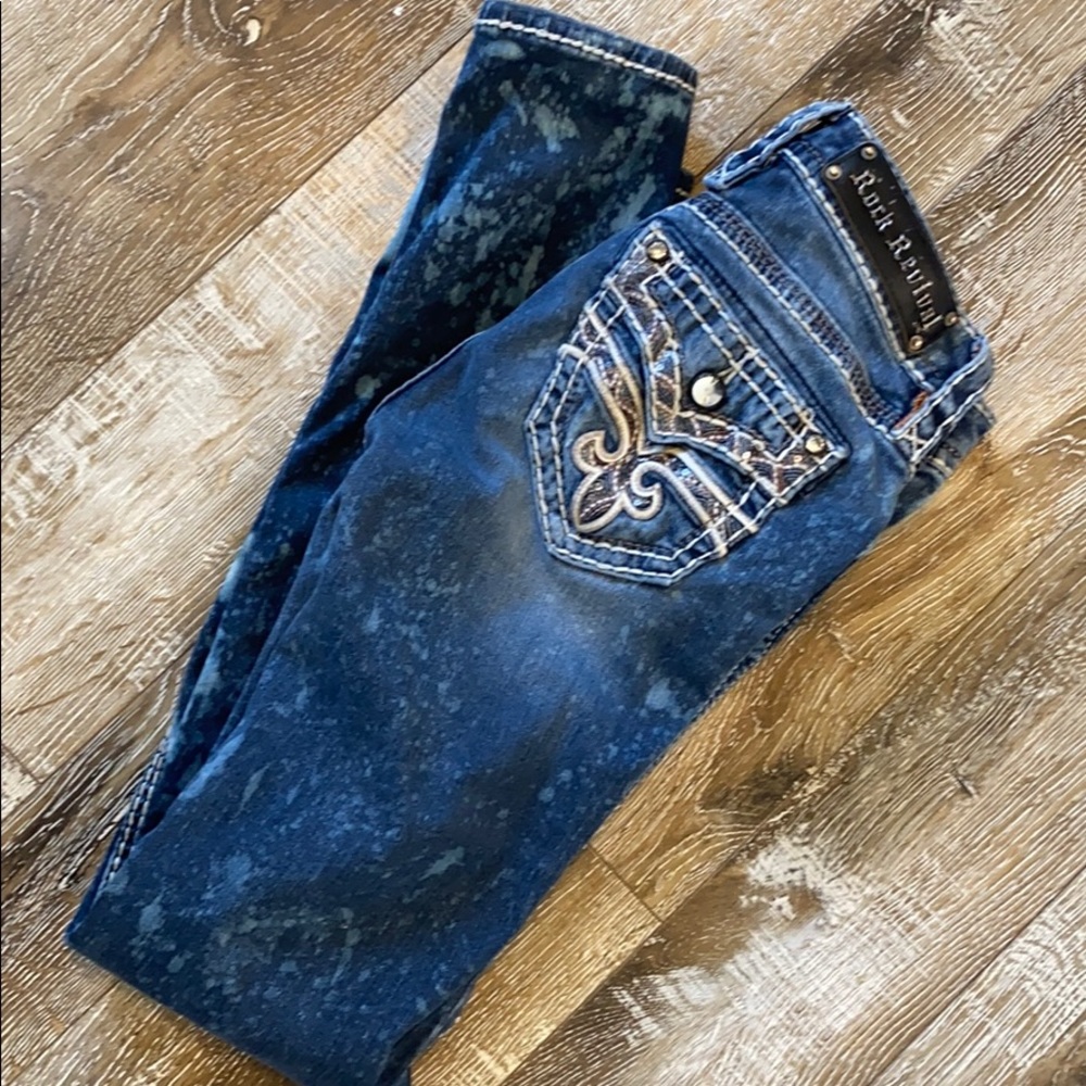 Sexy distressed ROCKS